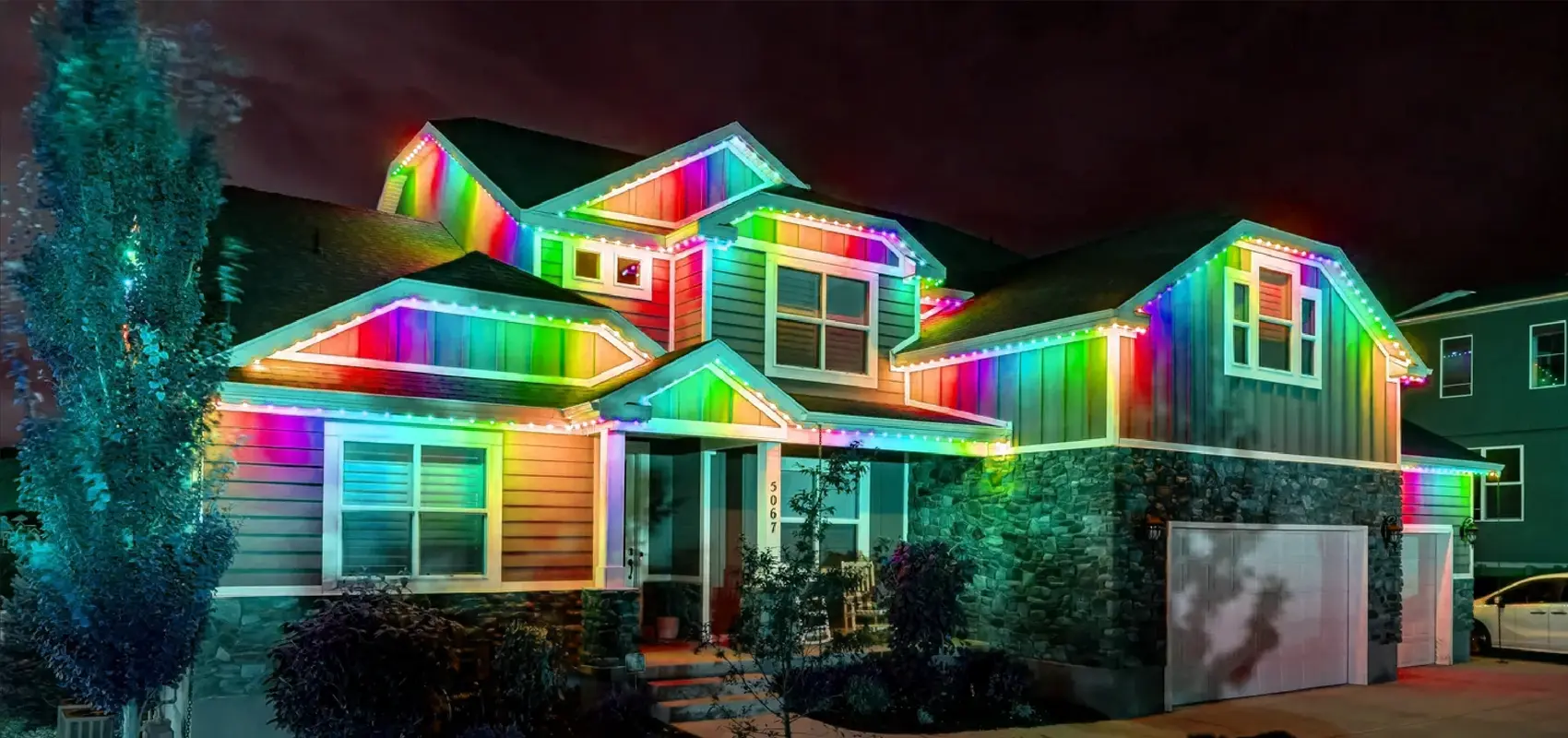 La sinfonía de arte y tecnología en iluminación paisajística exterior.