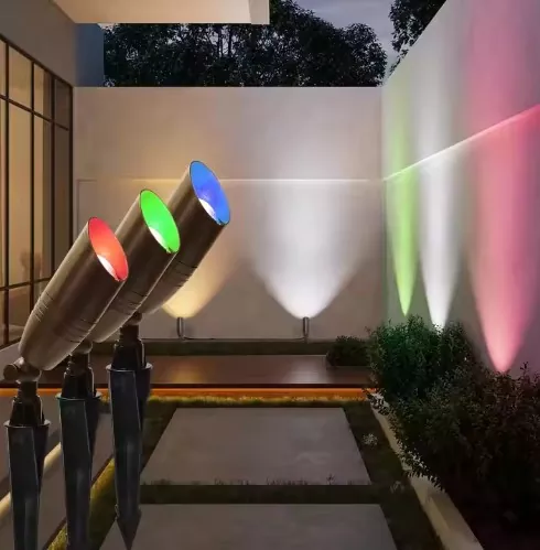 ¿Cómo seleccionar la iluminación exterior para espacios comerciales?